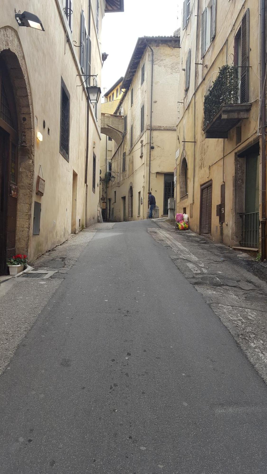 Via Della Posterna Apartment Сполето Екстериор снимка